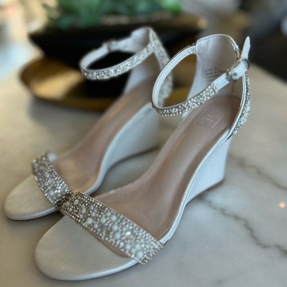 DB STUDIO
Crystal and Jewel Embellished Wedge Sandals ETTA - Picture 2 of 5